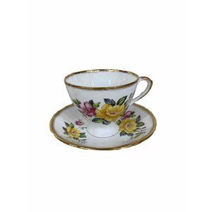 Vtg English Castle Staffordshire Tea Cup & Saucer Set Bone China England Floral
